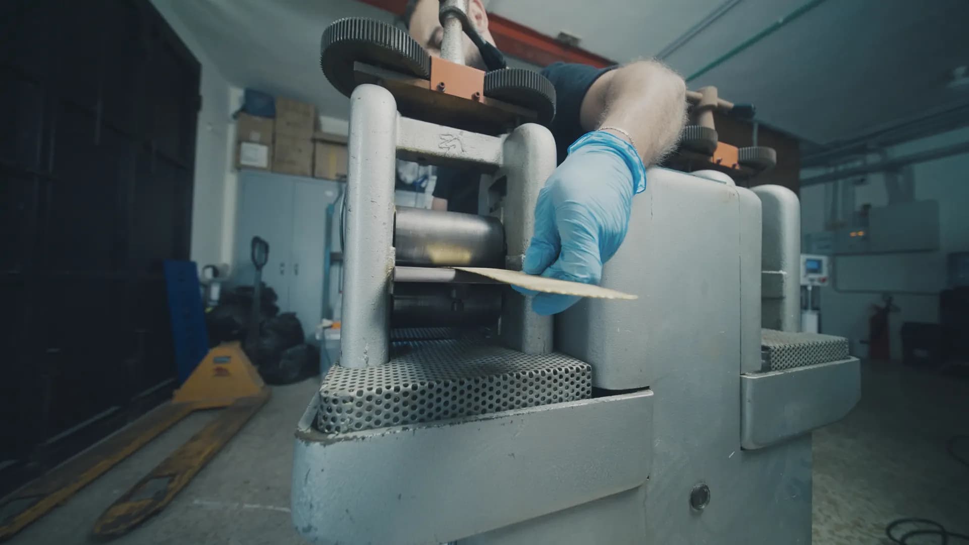 Gold sheet rolling mill